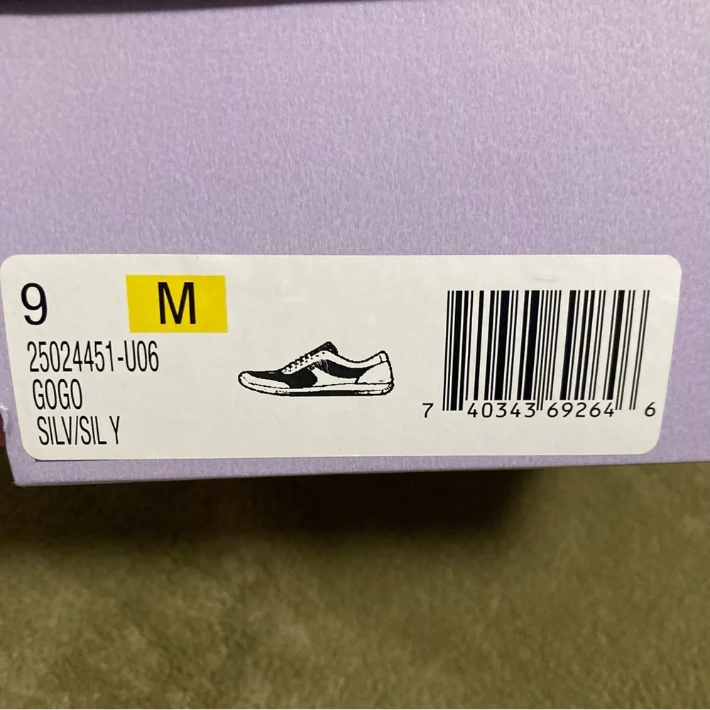 NIB Easy Spirit Gogo Sneaker Size 9M